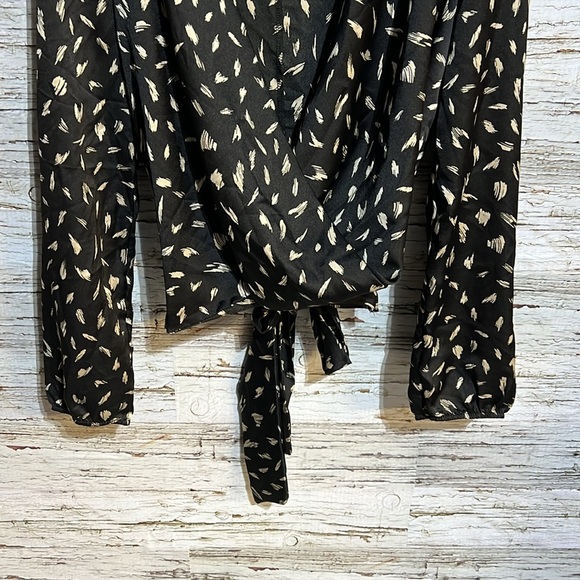 Miley & Molly  blouse size large NWT - Picture 4 of 9